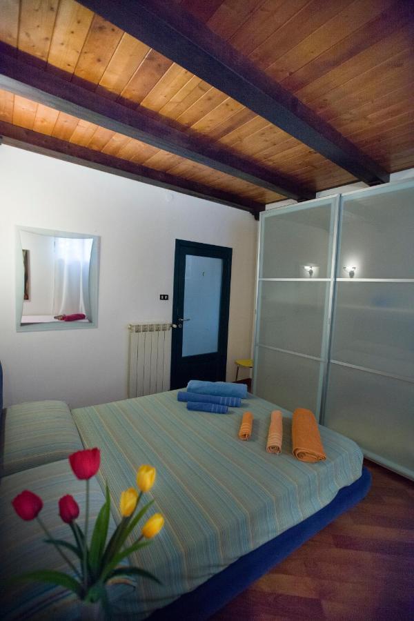 Sopra La Piazza Villa Agira Bagian luar foto